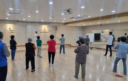 [노년사회화] 2025년 노년사회화교육 프로그램 '태권체조' 개강