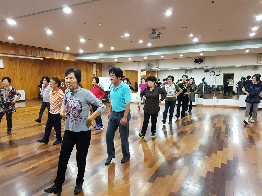 라인댄스4.jpeg